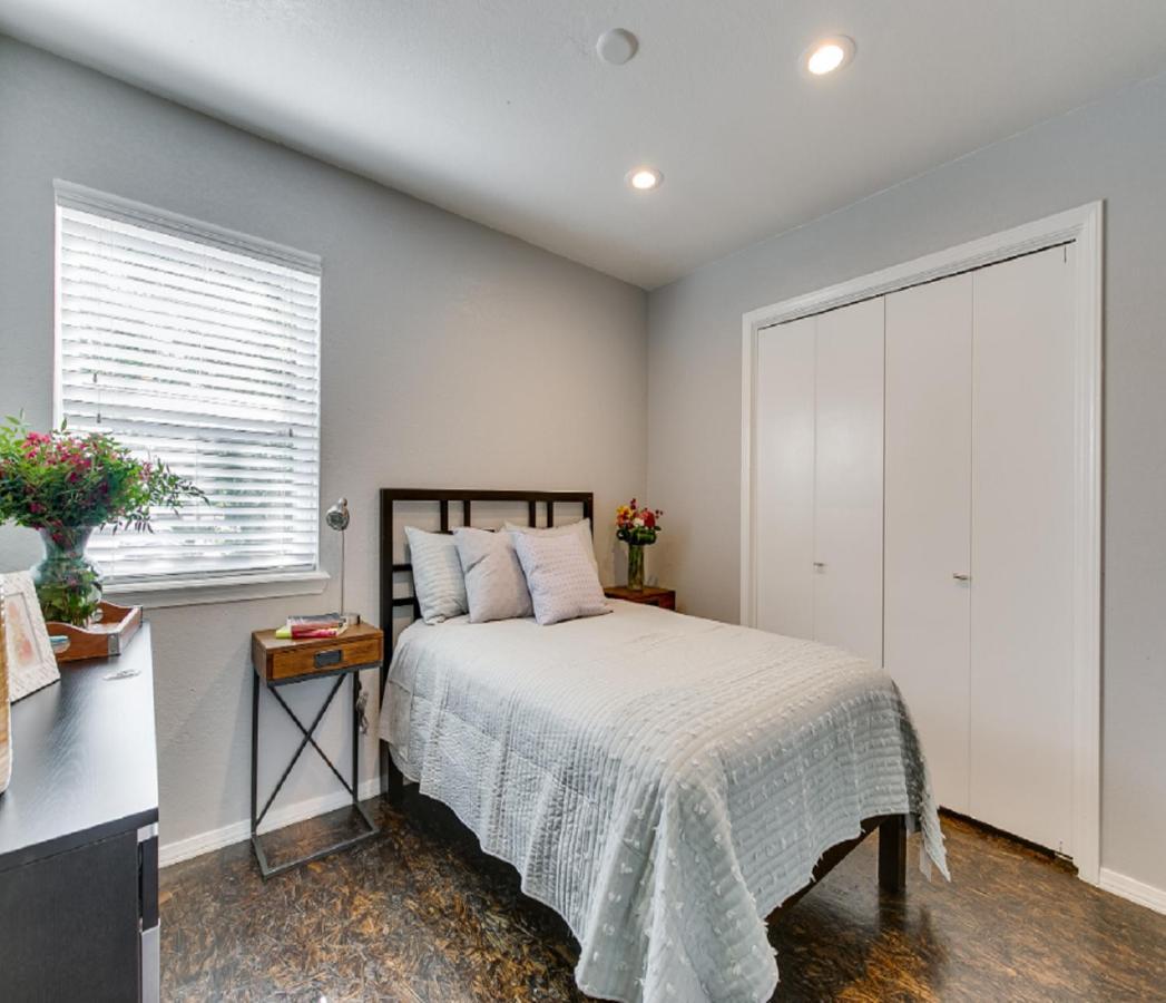 Evie'S Campus-Close 2 Bedroom Luxury Oklahoma City Exterior photo
