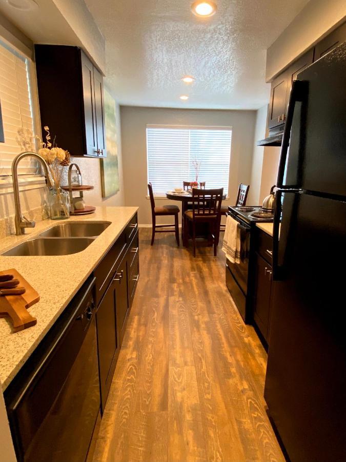 Evie'S Campus-Close 2 Bedroom Luxury Oklahoma City Exterior photo