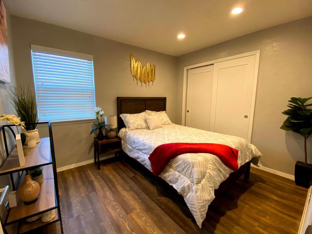 Evie'S Campus-Close 2 Bedroom Luxury Oklahoma City Exterior photo