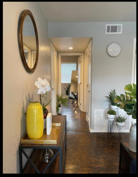 Evie'S Campus-Close 2 Bedroom Luxury Oklahoma City Exterior photo