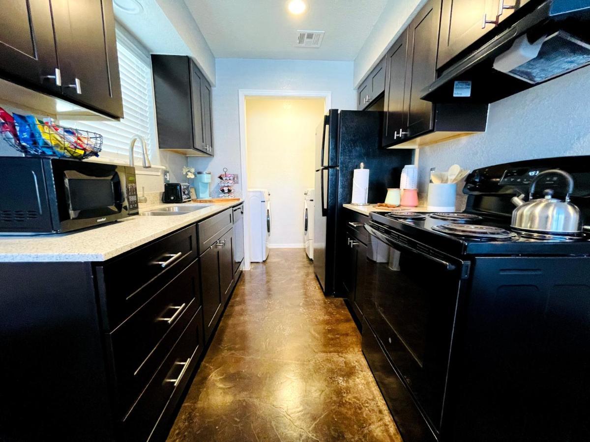 Evie'S Campus-Close 2 Bedroom Luxury Oklahoma City Exterior photo
