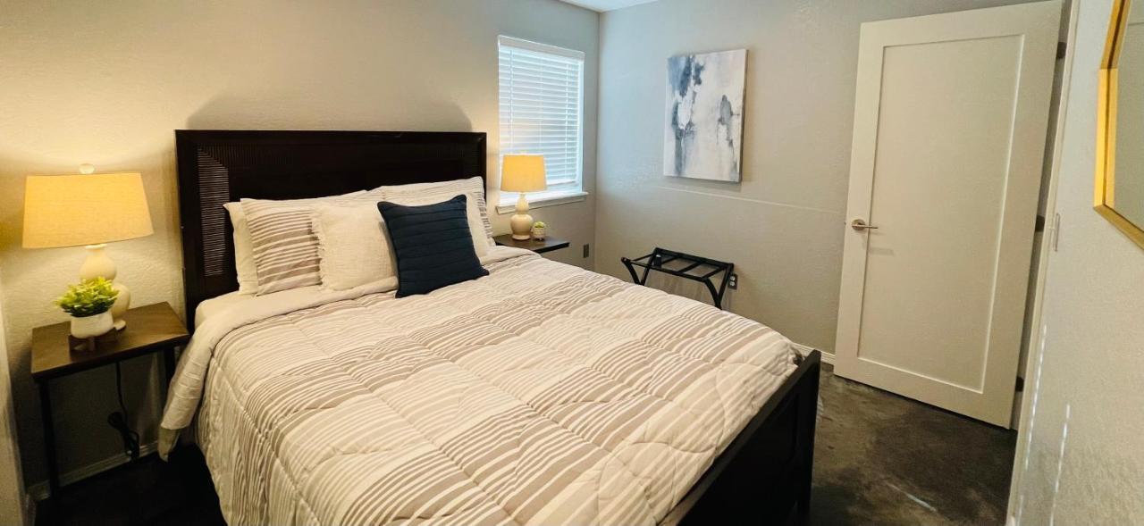 Evie'S Campus-Close 2 Bedroom Luxury Oklahoma City Exterior photo
